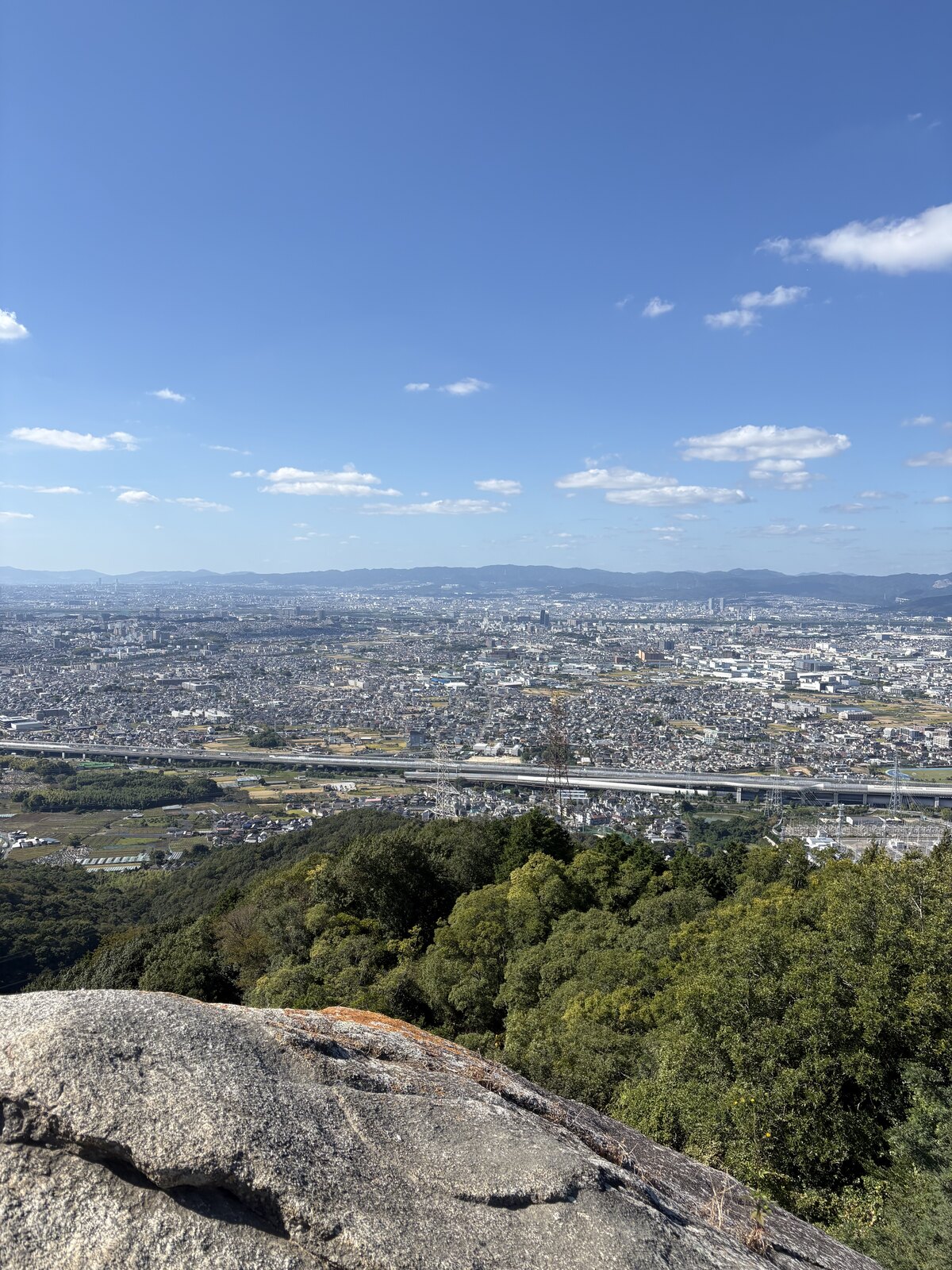 青空と街の眺め